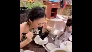 'Wuhan Chinese Lady eat roast bats, bat sushi, bats soup 