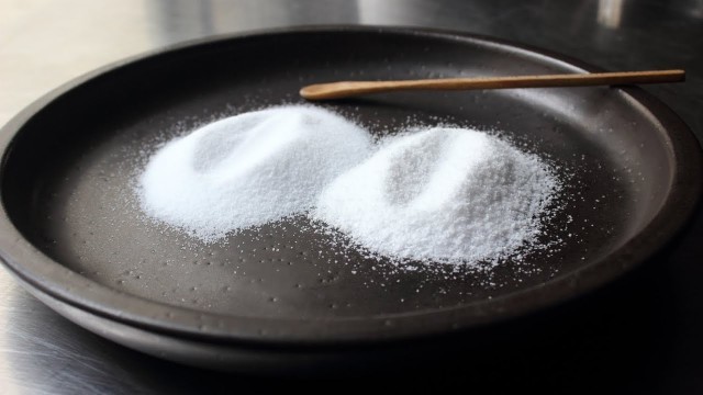 'A Tale of Two Salts - Difference Between Table Salt & Kosher Salt in Recipes'