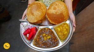 'Amritsar Famous Bomb Poori Chole With Launji Rs. 80/- Only l Indian Street Food'