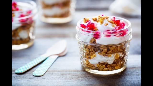 'Behind the Scenes: Food Photography (Yogurt Parfait)'