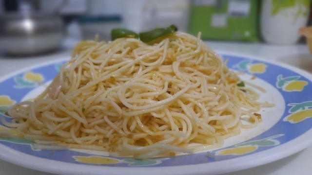 'देशी मसाला से विदेशी स्वाद,चिली गार्लिक  नूडल्स #chilligarlicnoodles #chillioil #chinesefood #howto'