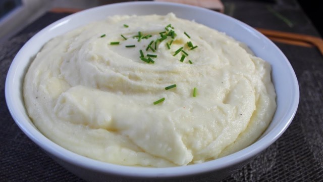 'Ultimate Mashed Potatoes - Ultra Luxurious Buttery Mashed Potatoes for the Holidays'