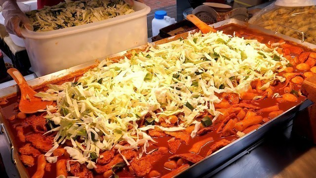 'Giant Iron plate Rice Cake Tteokbokki - Korean Street Food'