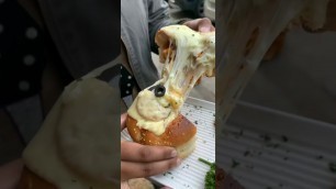 'Cheese bomb burger'