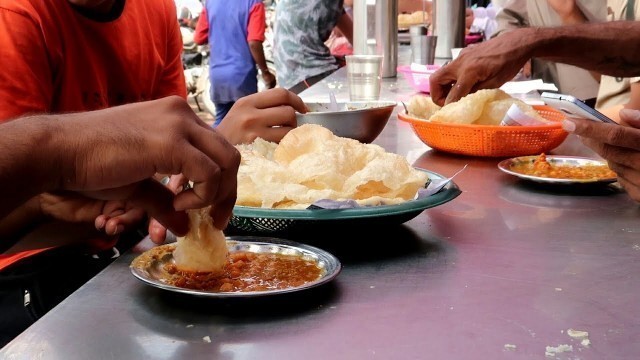 'Best Halwa Puri of Dhamthal, Karachi | Inside the Kitchen | Pakistan Street Food'