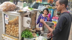 'Puchka ( Pani puri /Golgappa ) in Kolkata  - One of The BEST Indian Street Food Snacks'