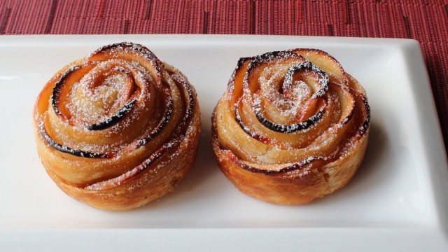 'Baked Apple Roses - How to Make a Rose-Shaped Apple Tart'