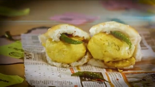 'India\'s Favorite Snacks - Bhajiya & Vada Pav - Maharashtrian Street Food - Vegetarian Dish- Zee Zest'